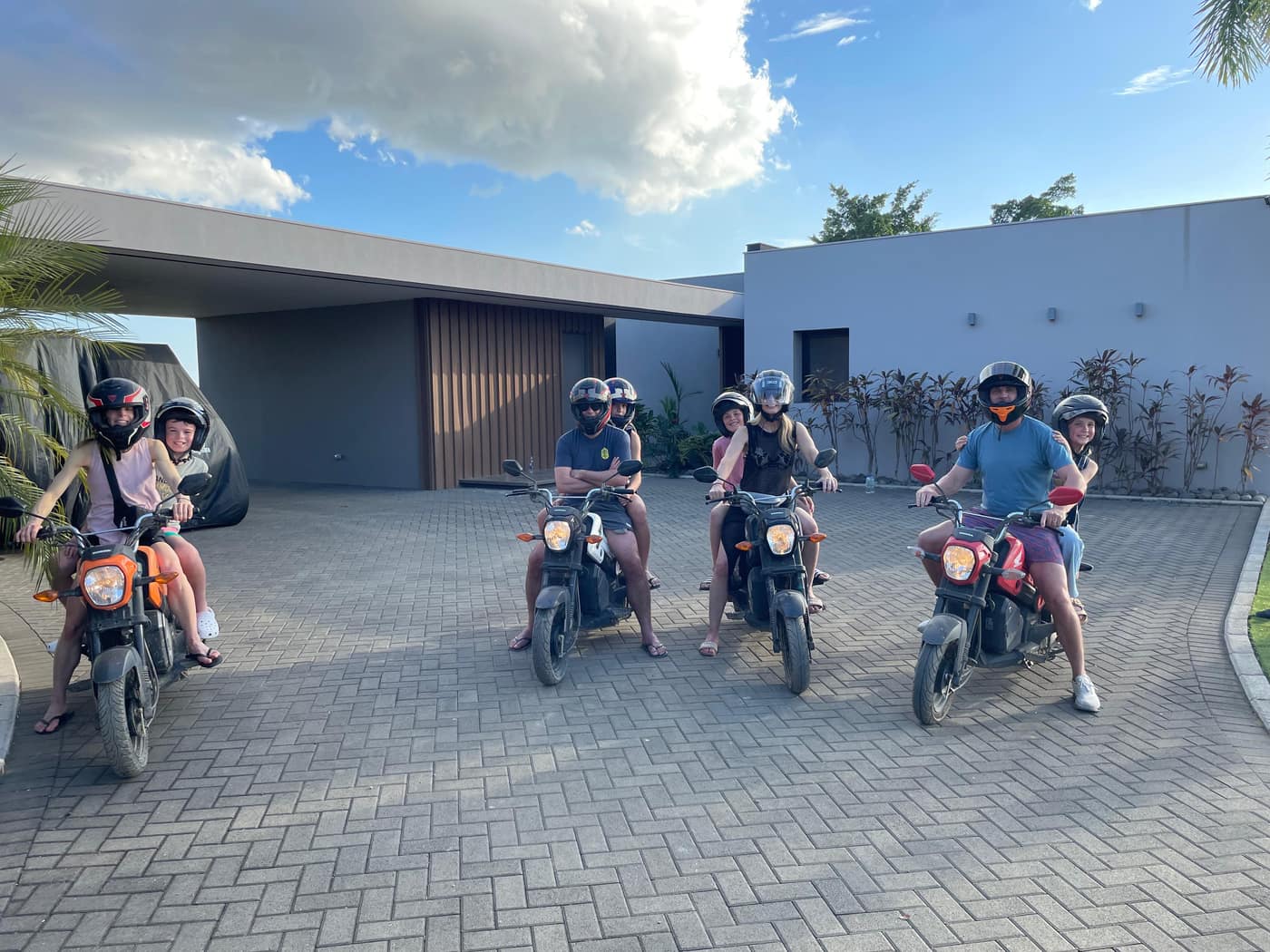 Ohana riders in Tamarindo, photo 15